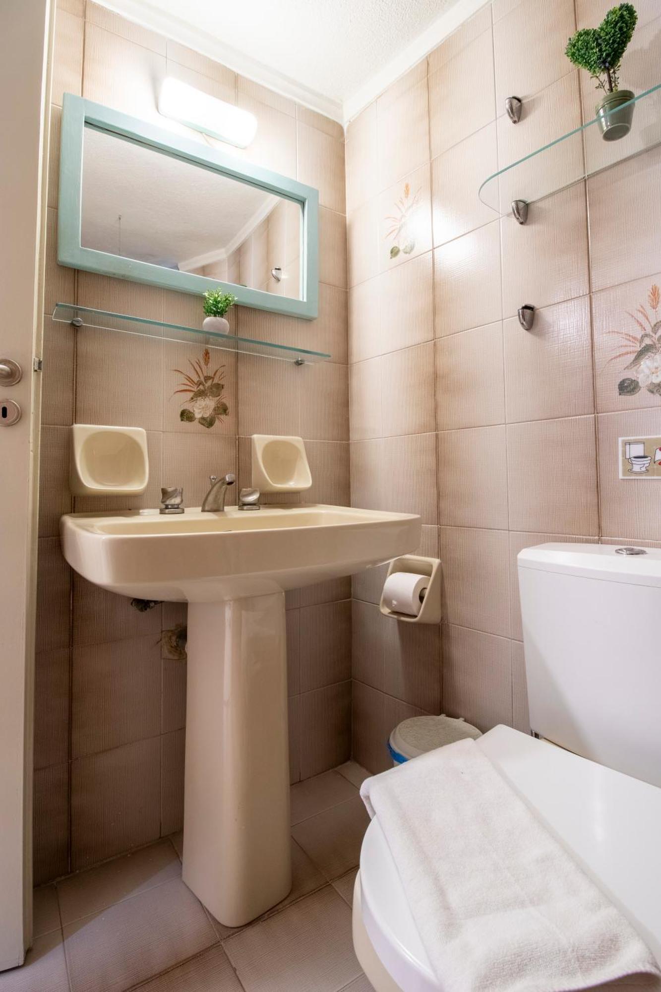 Modern City Apt In The Heart Of Heraklion Exterior photo